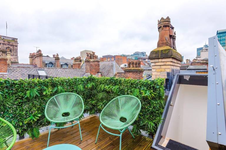 Fully equipped nice vacation home with garden | Near Manchester Town Hall | Good for workation | Pet-friendly — photo 5