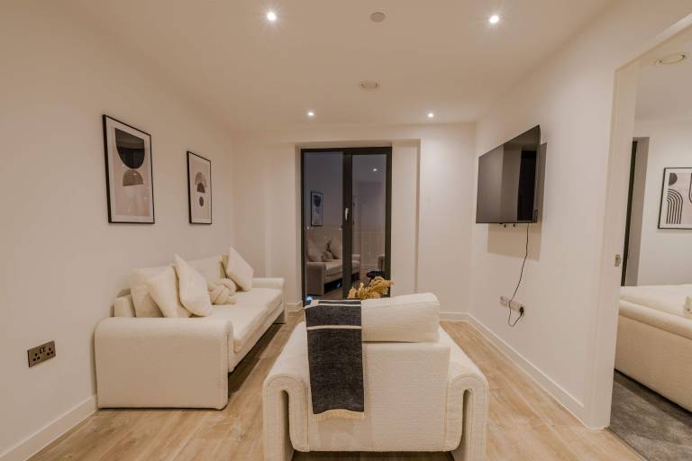 Child-friendly holiday apartment with terrace | Next to Museum of Science and Industry | Water view | Perfect for remote work | Pets allowed — photo 5