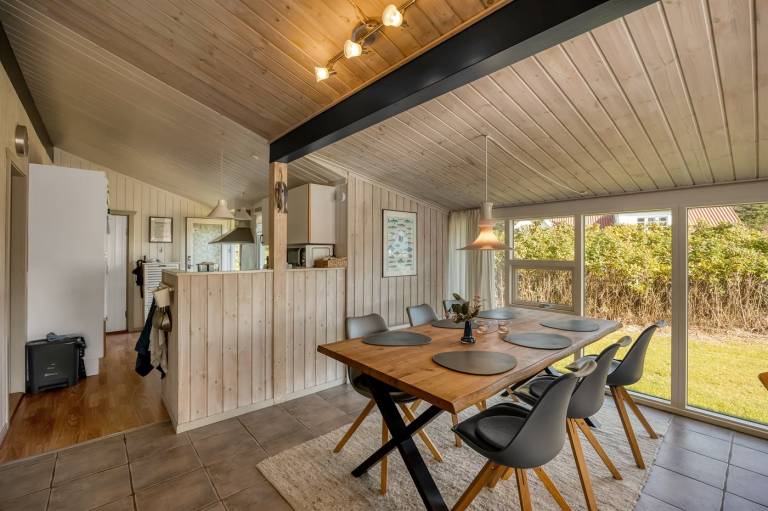 Fully equipped pleasant vacation home with barbeque, hot tub & patio | Dogs allowed — photo 3