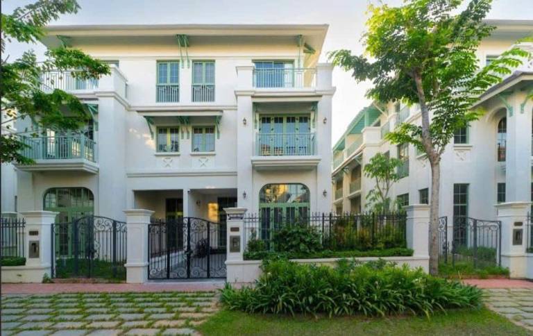 150 m&sup2; Villa