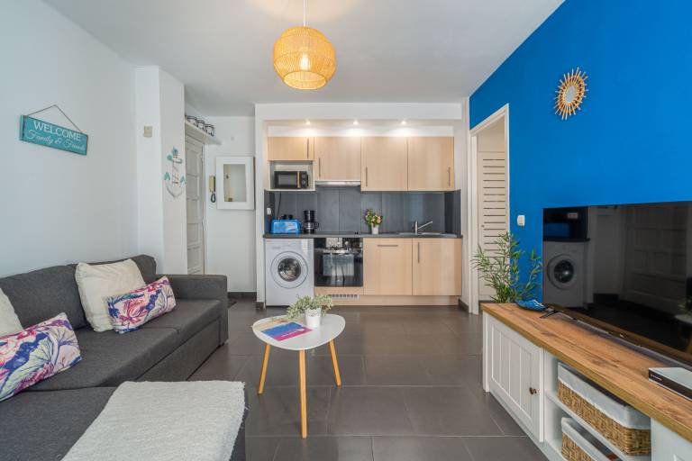 Holiday apartment with garden & terrace — photo 3