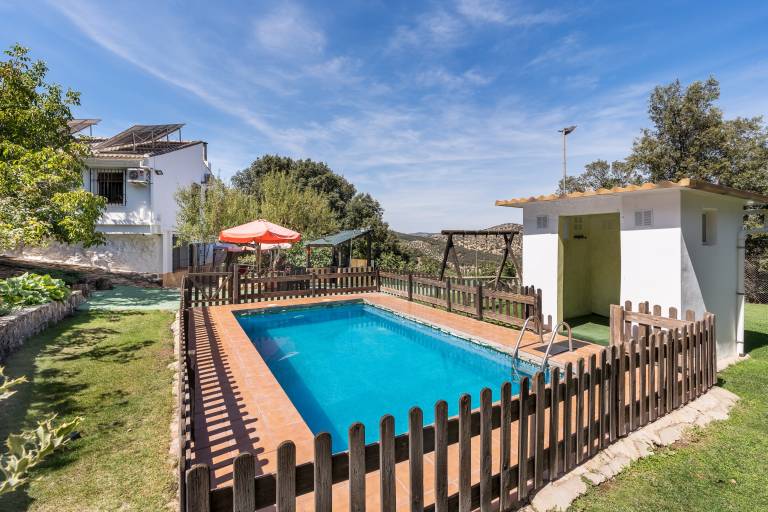 Vacation home with private pool, terrace & grill | Mountain view — photo 2