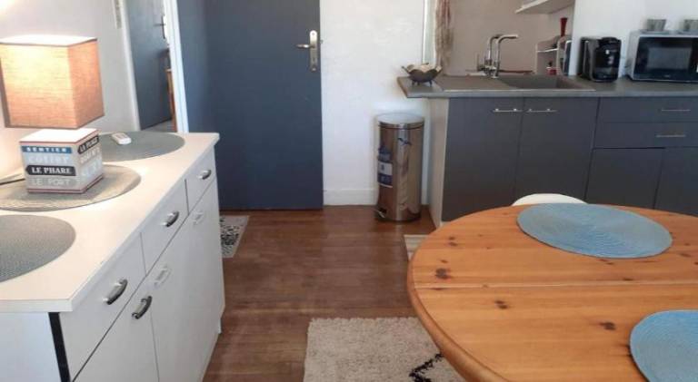 Wonderful holiday apartment with patio & yard | Pet-friendly — photo 4