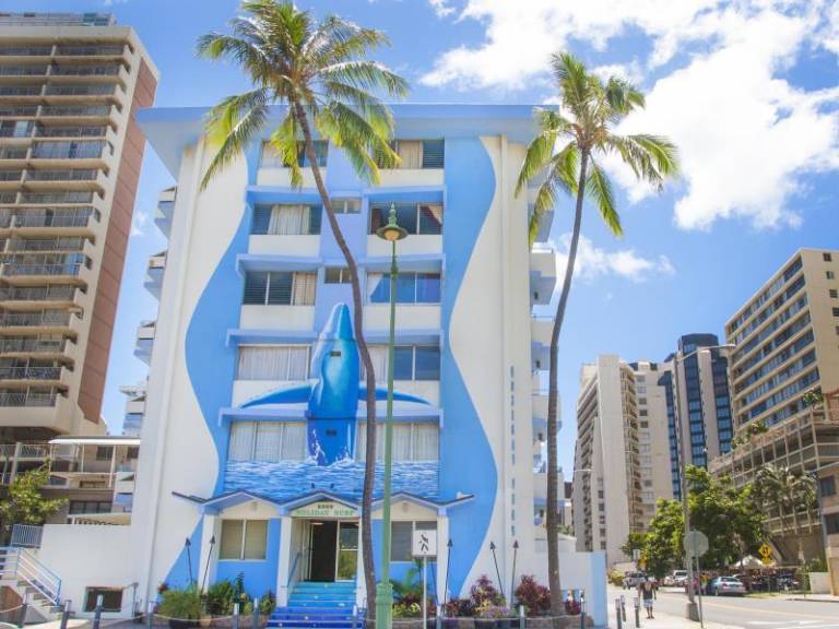 Holiday Surf Hotel in Wai