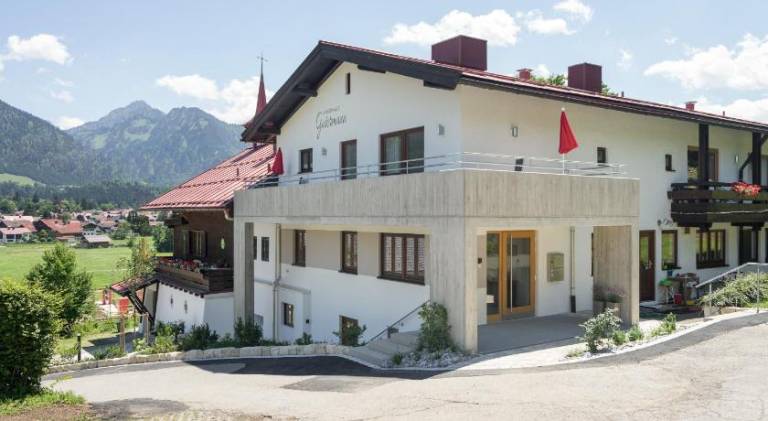 Apartment with terrace & yard in Oberstdorf