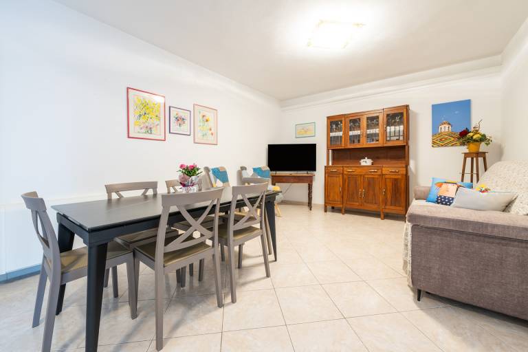 Holiday apartment with terrace — photo 3