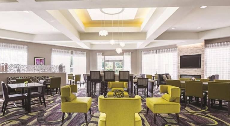 La Quinta Inn & Suites by Wyndham Dallas Plano West — photo 2