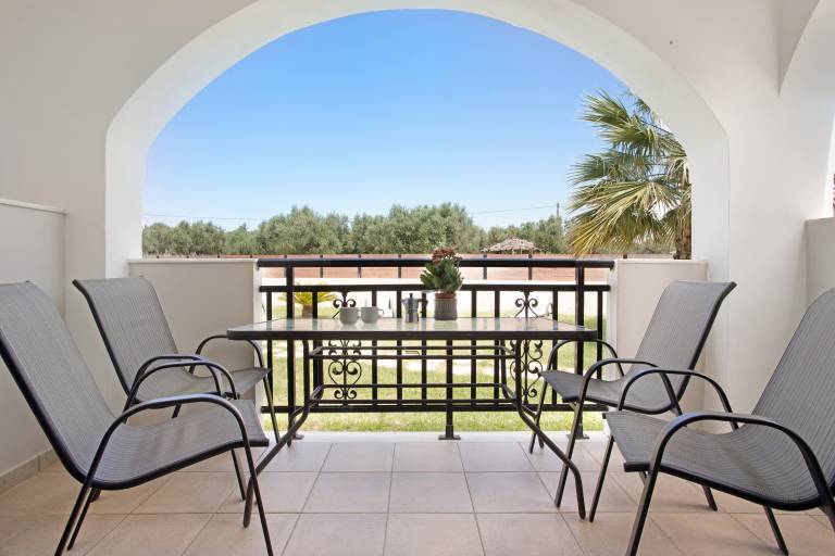 Holiday apartment with garden & fast internet | Garden view | Next to the beach | Dogs allowed in Zakynthos