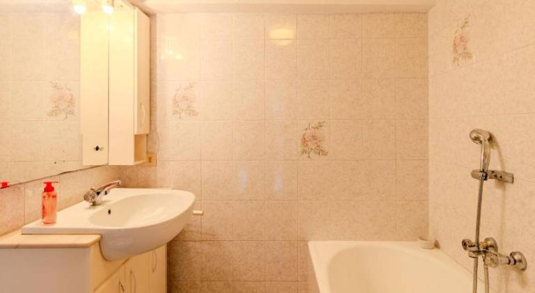 Holiday apartment with 3 rooms for 6 persons — photo 2