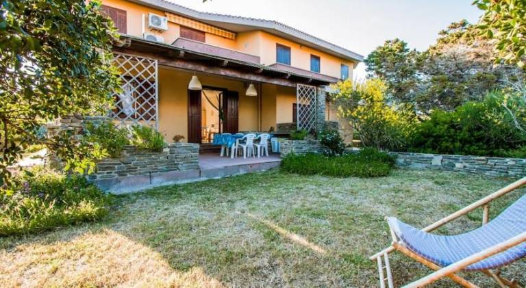 L' Elicriso, a pochi passi dal mare con giardino privato - The Elicriso, a few meters from the sea, in Stintino