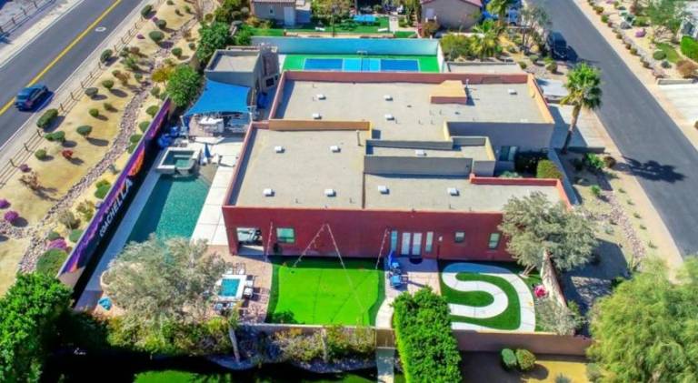 House with pool & jacuzzi in Indio, CA