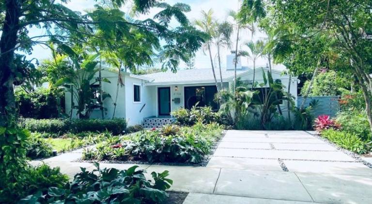 Vacation home with pool in Miami, FL