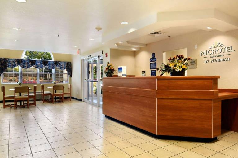 Microtel Inn & Suites by Wyndham Huntsville — photo 2