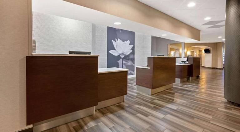 La Quinta Inn & Suites by Wyndham Tacoma - Seattle — photo 4