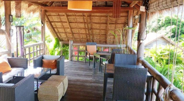 Serviced apartment with barbecue, terrace & yard — photo 2