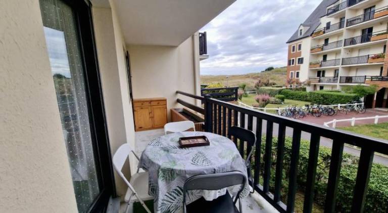 Apartment with 1 room for 4 persons in Cabourg