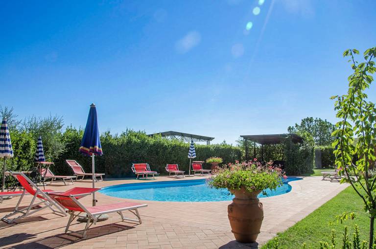 House with jacuzzi, BBQ & patio | Mountain view — photo 2