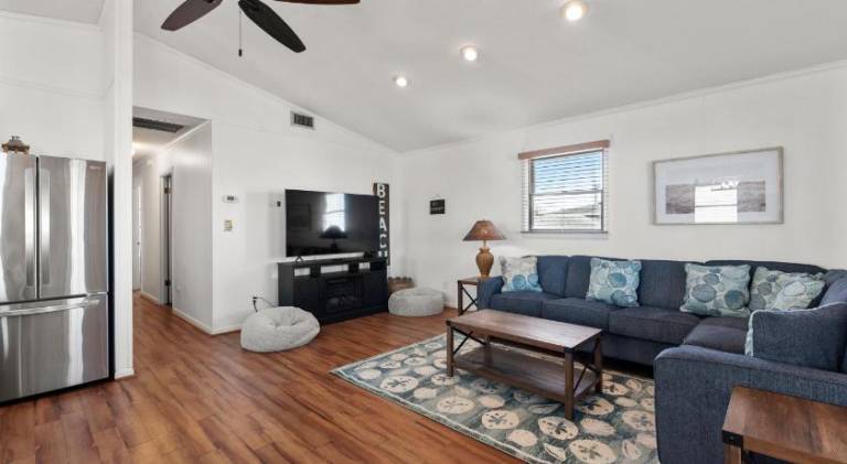 Wonderful vacation home with hot tub | Close to the beach | Pets are welcome — photo 2