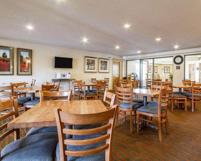 Comfort Inn & Suites Black River Falls I-94 — photo 5