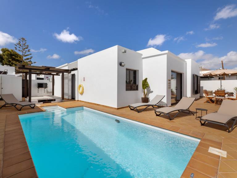 Villa Tías