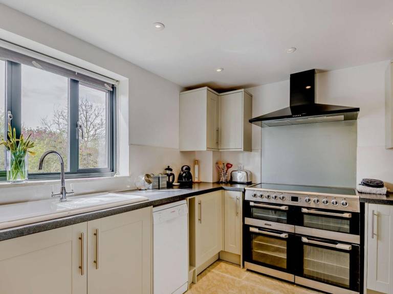 Fully equipped pleasant cottage with garden | Pets are welcome — photo 4