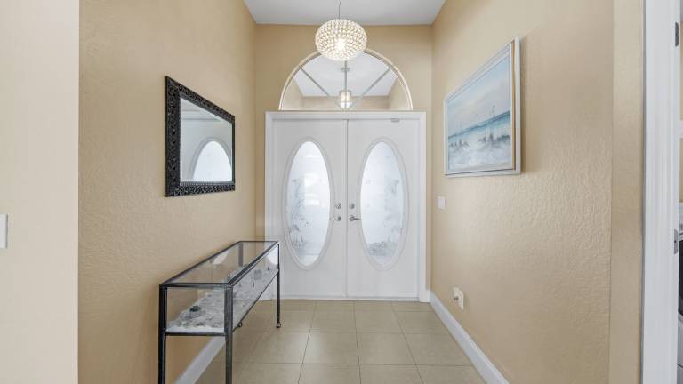 Vacation home with grill & private pool | Water view — photo 4