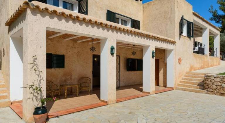 Villa with terrace, pool & garden — photo 5