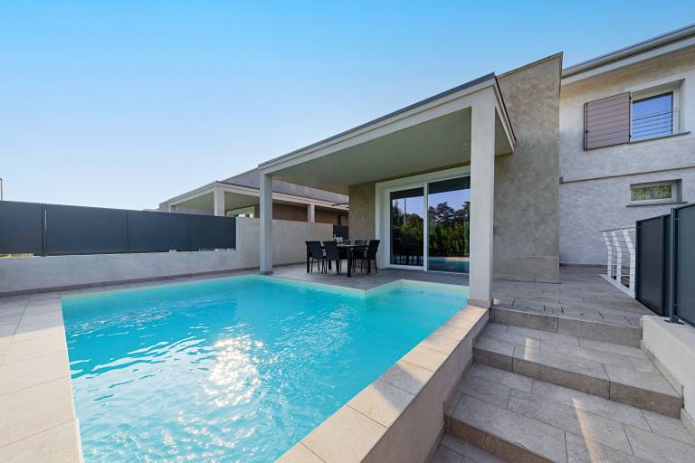 Children-friendly big villa with terrace, yard & private pool | Pets are welcome — photo 4