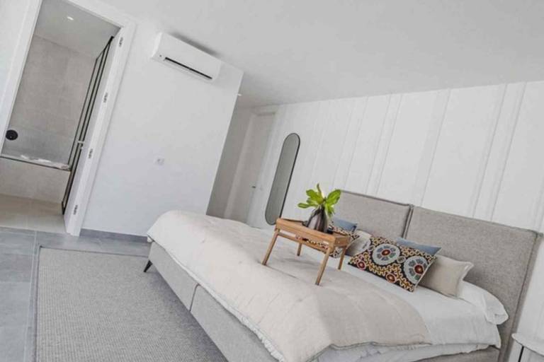Fully equipped villa with jacuzzi, pool & grill | Good for workation | Dogs allowed in Santa Cruz de Tenerife