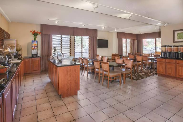 Country Inn & Suites by Radisson, Canton Near Hall of Fame — photo 4