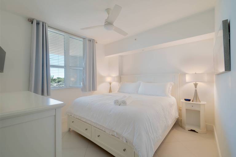 316S Serenity by the Sea Suite, 1 Bedroom and 2 Murphy beds close to Beach, Shops & Restaurants, Dog Friendly — photo 5