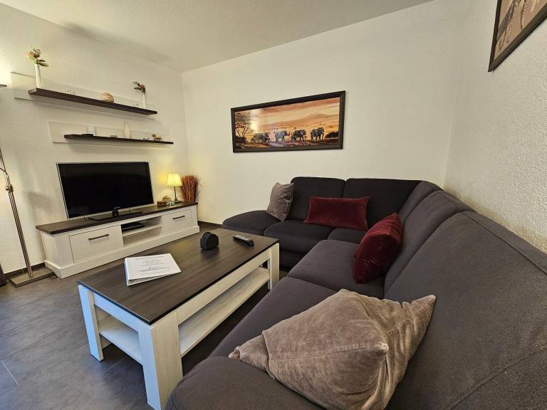 Family-oriented vacation home with barbecue, garden & patio | Garden view | Pet-friendly — photo 5