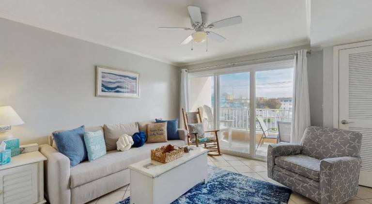 Holiday apartment with pool & terrace in Ocean City, MD