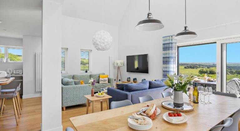 Vacation home with hot tub & pool in Ilfracombe