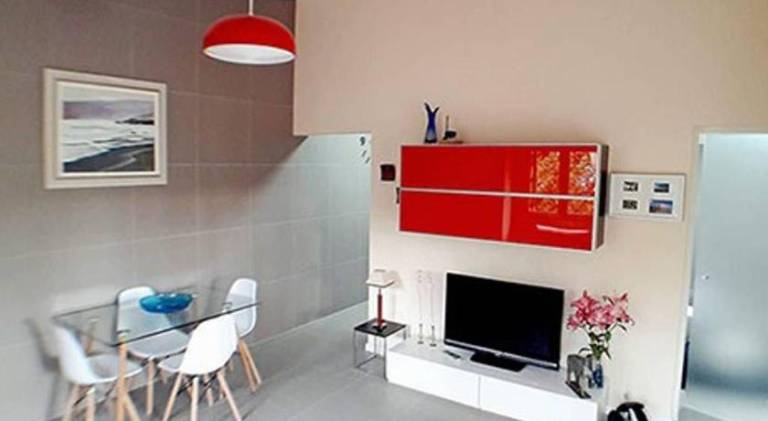 Fully equipped nice rental apartment with private pool, garden & patio | Perfect for remote work | Pet-friendly in San Bartolomé de Tirajana