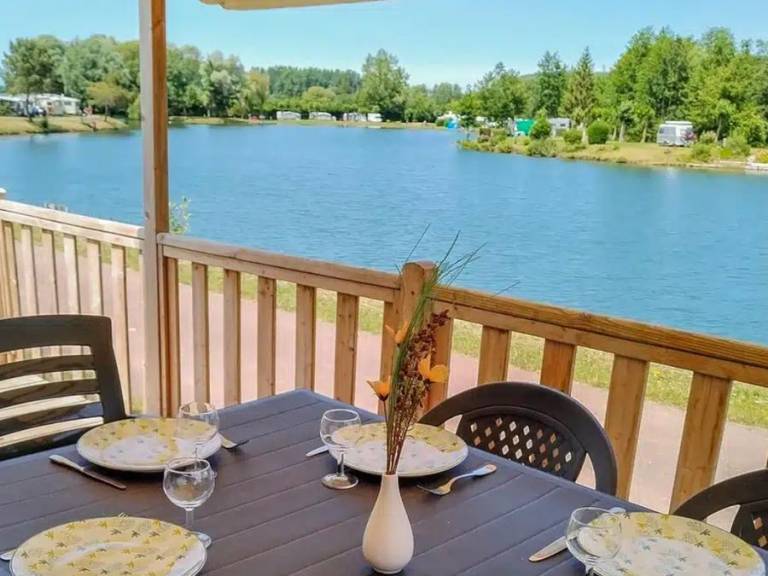 Pleasant mobile home with patio | Pets are welcome — photo 4