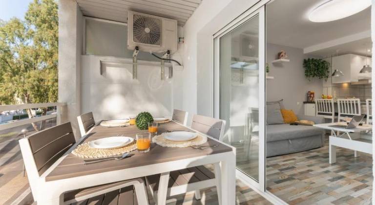 Holiday apartment with pool — photo 4