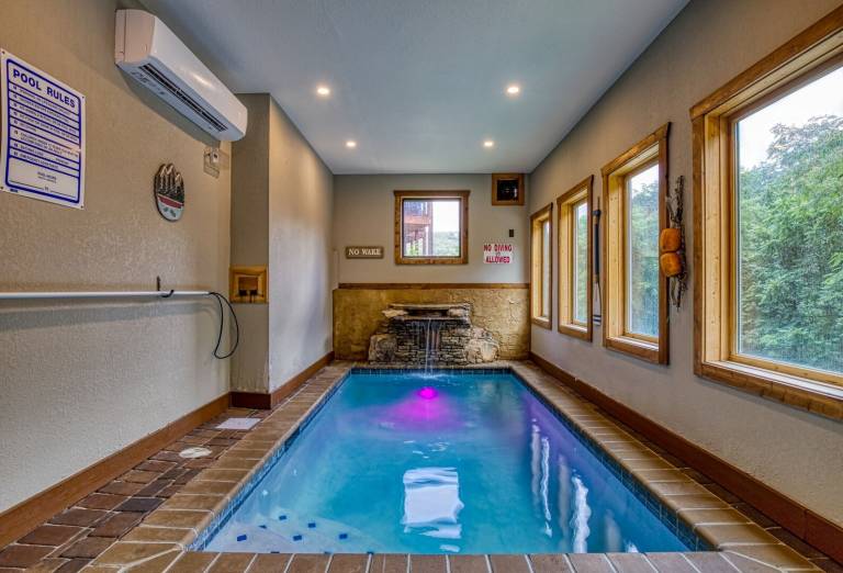 Child-friendly lovely cabin with private pool | Pet-friendly in Pigeon Forge, TN
