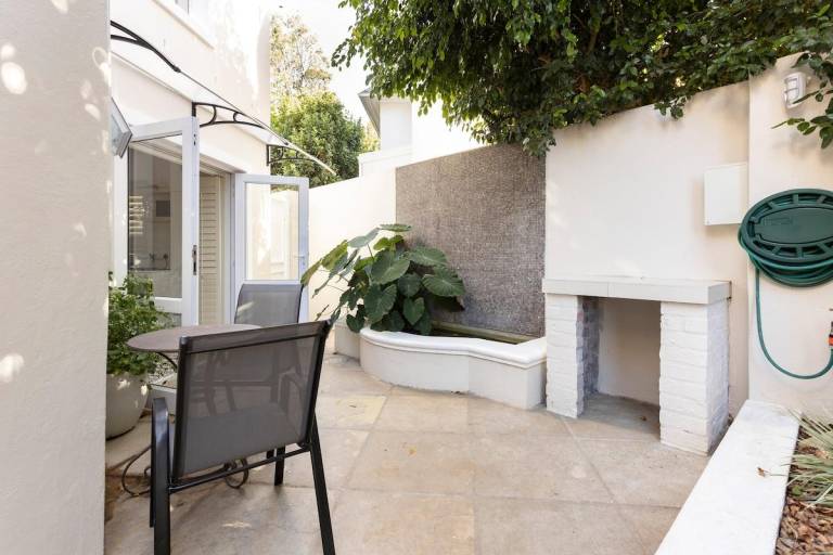 House Rondebosch East