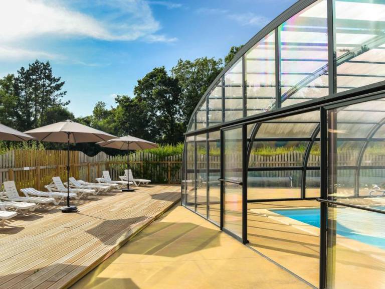 Children-friendly mobile home with terrace, heated pool & grill | Pets allowed — photo 3