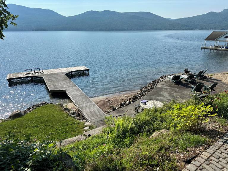 House  Silver Bay