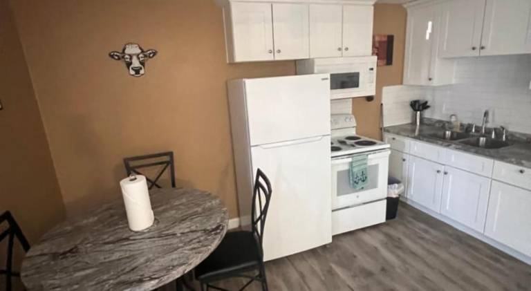 2 bedroom cozy SUITE, 1 min walk to the beach — photo 5