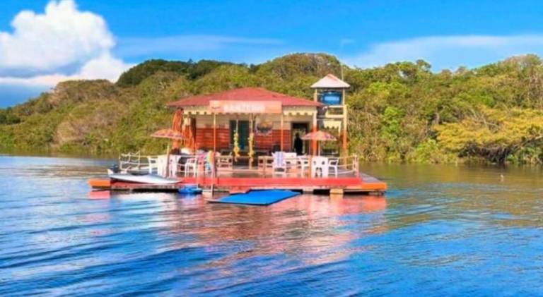 Charming boat | Beach nearby | Pet-friendly in Manaus