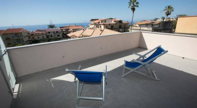 Holiday apartment with patio — photo 4