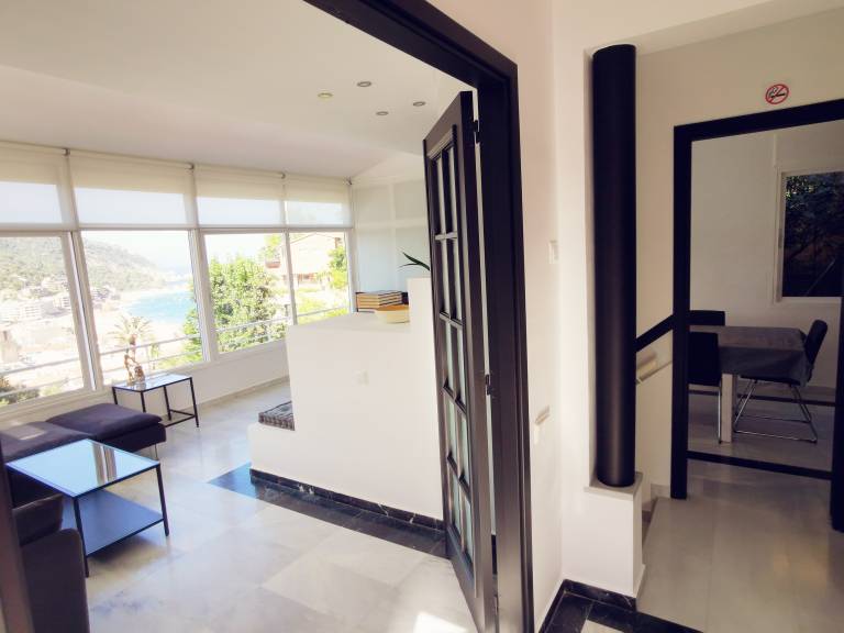 Casa Mirador with Sea View! Modern: 4 Bedrooms, 2.5 Bathrooms, Private Pool, Parking — photo 5