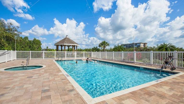 Vacation rentals in Indian Shores: family fun by the beach! - HomeToGo