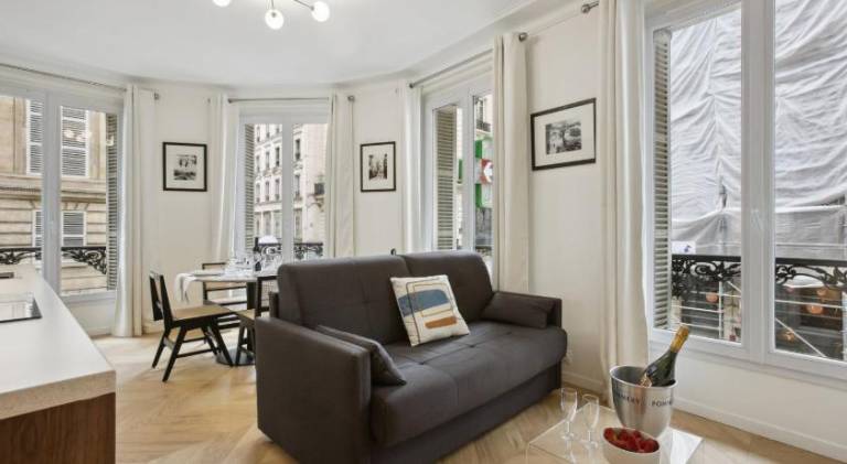 Apartment with 2 rooms for 6 persons in Clichy