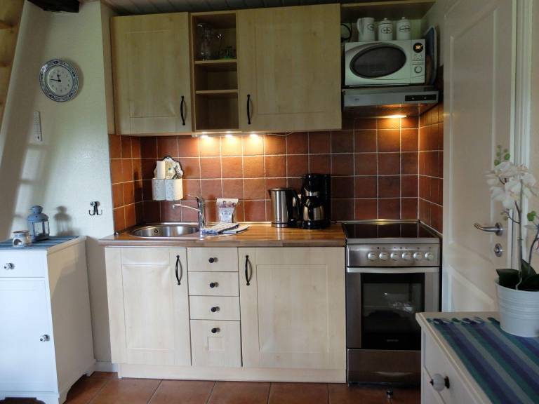 Family-friendly holiday apartment with sauna, barbecue & patio | Garden view | Pets allowed — photo 5