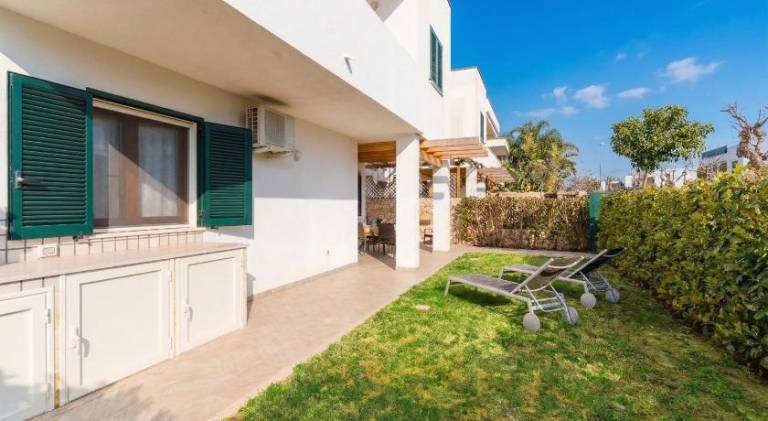 Villa with 1 room for 4 persons — photo 4