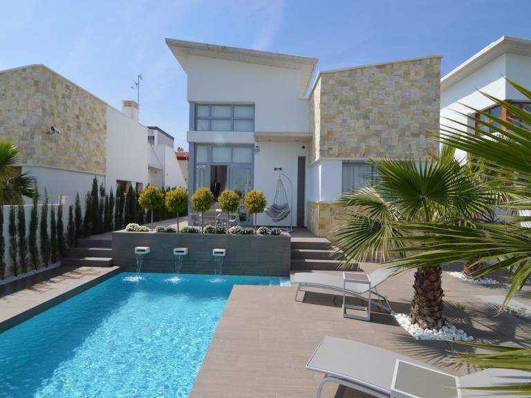 Villa Los Montesinos